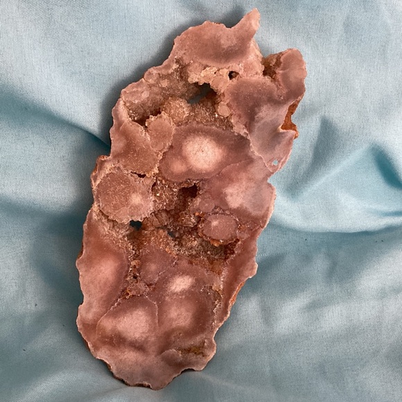 Flower agate slab. Nice big druzy pockets. Pinkish in color with clear quartz. - Picture 2 of 6